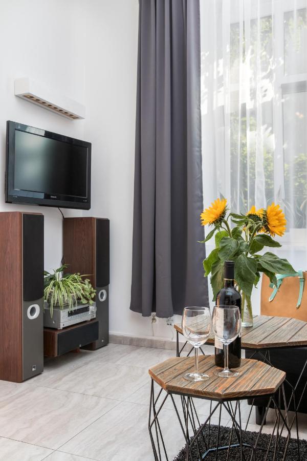 Cracow Best Location Apartment With Garden By Cozyplace 克拉科夫 外观 照片